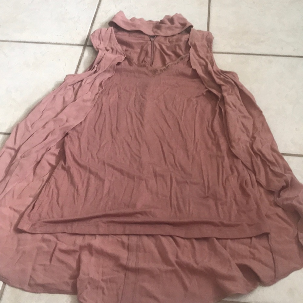 Sleeveless tunic style blouse by democracy